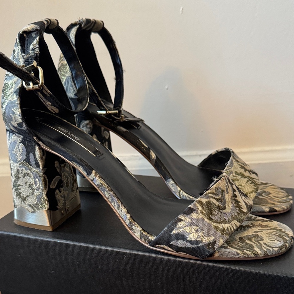 Kensie Multicolor Floral Block Heel Sandals